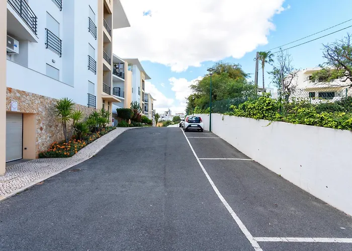 Bnb Homes Ocean View Apartment With Comfortable Terrace, 2 Swimming Pools & Tennis Court